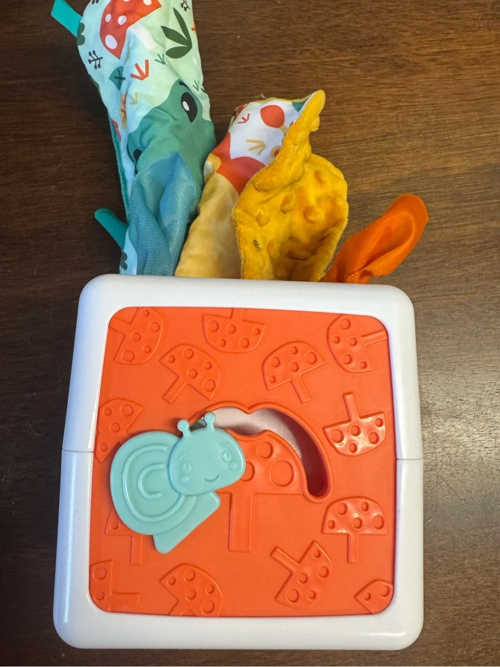 Fisher-Price Tissue Fun Activity Cube